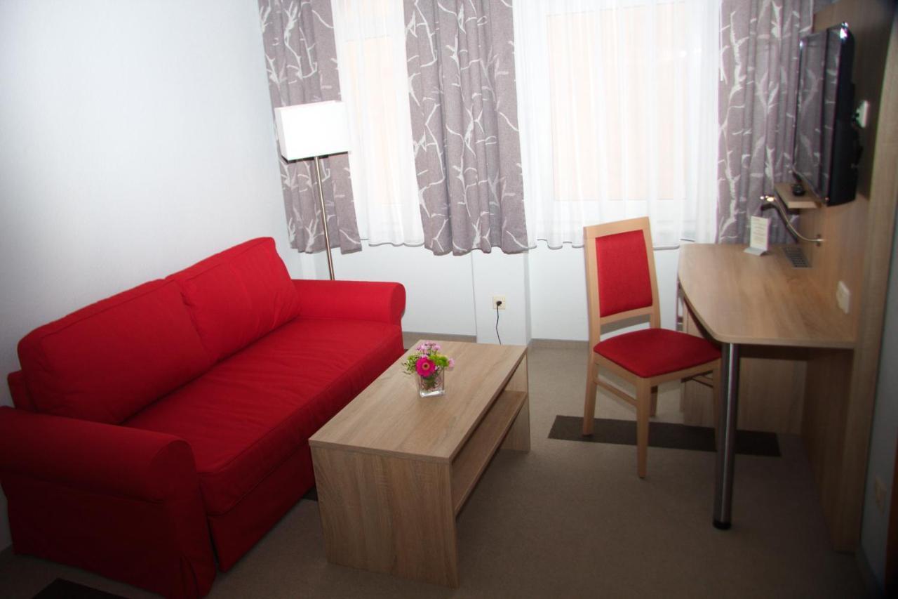 Stichwehs Hotel Am Bahnhof Elze Ngoại thất bức ảnh