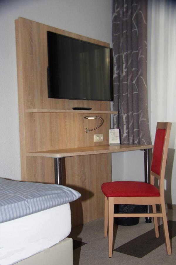 Stichwehs Hotel Am Bahnhof Elze Ngoại thất bức ảnh
