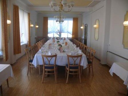 Stichwehs Hotel Am Bahnhof Elze Ngoại thất bức ảnh