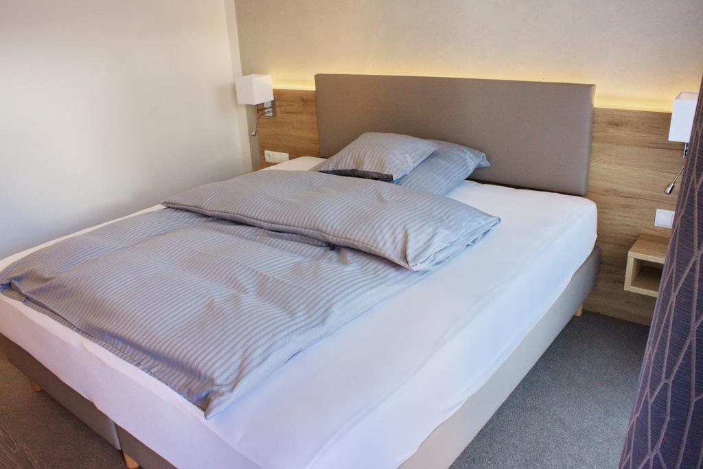 Stichwehs Hotel Am Bahnhof Elze Ngoại thất bức ảnh
