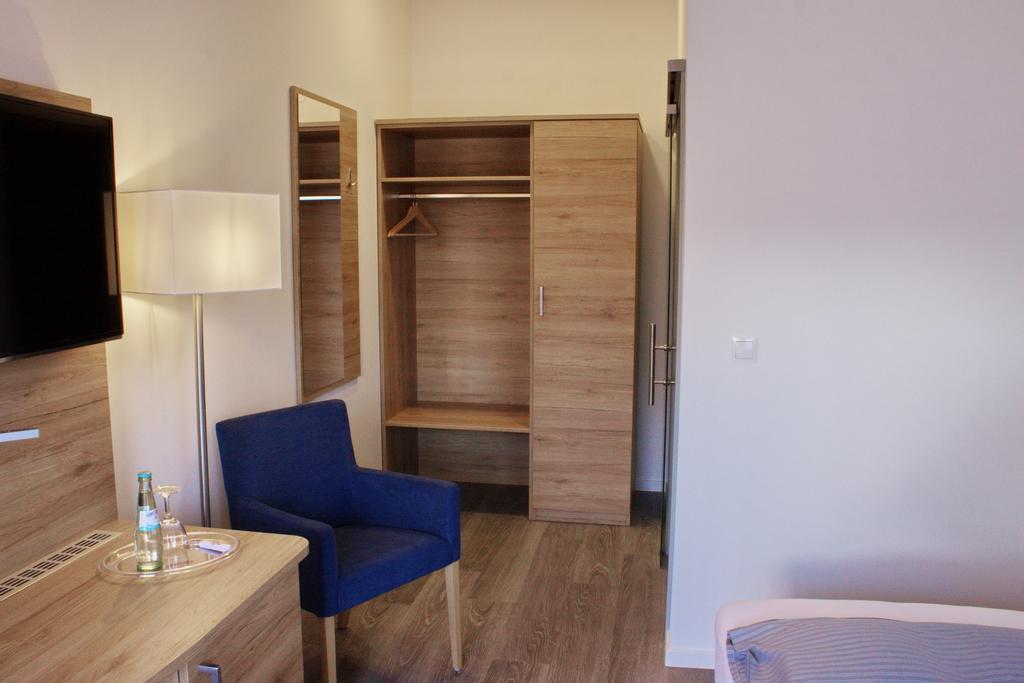 Stichwehs Hotel Am Bahnhof Elze Ngoại thất bức ảnh
