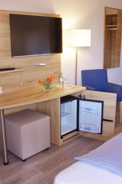 Stichwehs Hotel Am Bahnhof Elze Ngoại thất bức ảnh